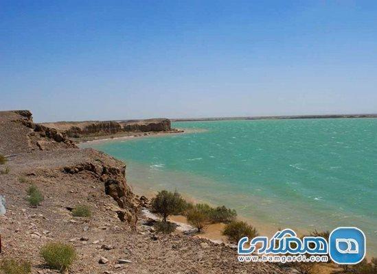 دریاچه چاه نیمه یکی از جاذبه های دیدنی سیستان و بلوچستان دریاچه چاه نیمه یکی از جاذبه های دیدنی سیستان و بلوچستان است