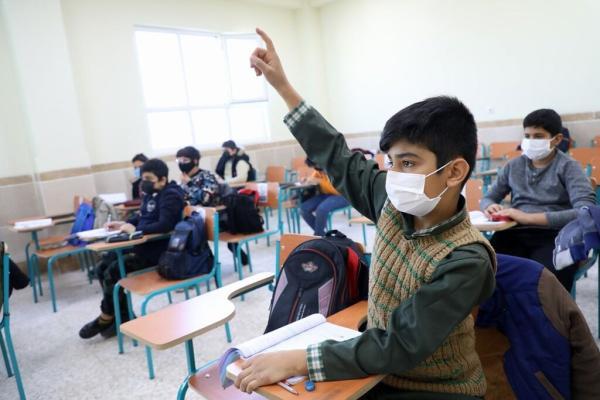 برف و یخبندان مدارس برخی شهرهای تهران را غیرحضوری کرد ، برف و یخبندان مدارس بعضی شهرهای تهران را غیرحضوری کرد ، دانش آموزان این شهرها فردا به مدرسه نروند