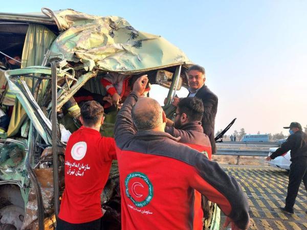 تصاویر دلخراش از سانحه واژگونی دو اتوبوس در آزادراه تهران تصاویر دلخراش از سانحه واژگونی دو اتوبوس در آزادراه تهران ، قم